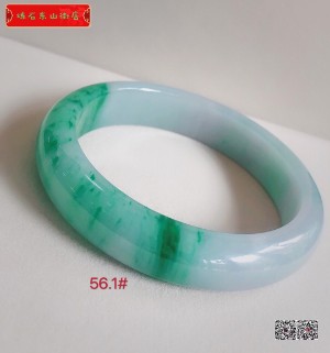 翡翠手鐲《春水鐲》