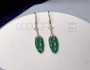 翡翠滿綠葉子耳墜
